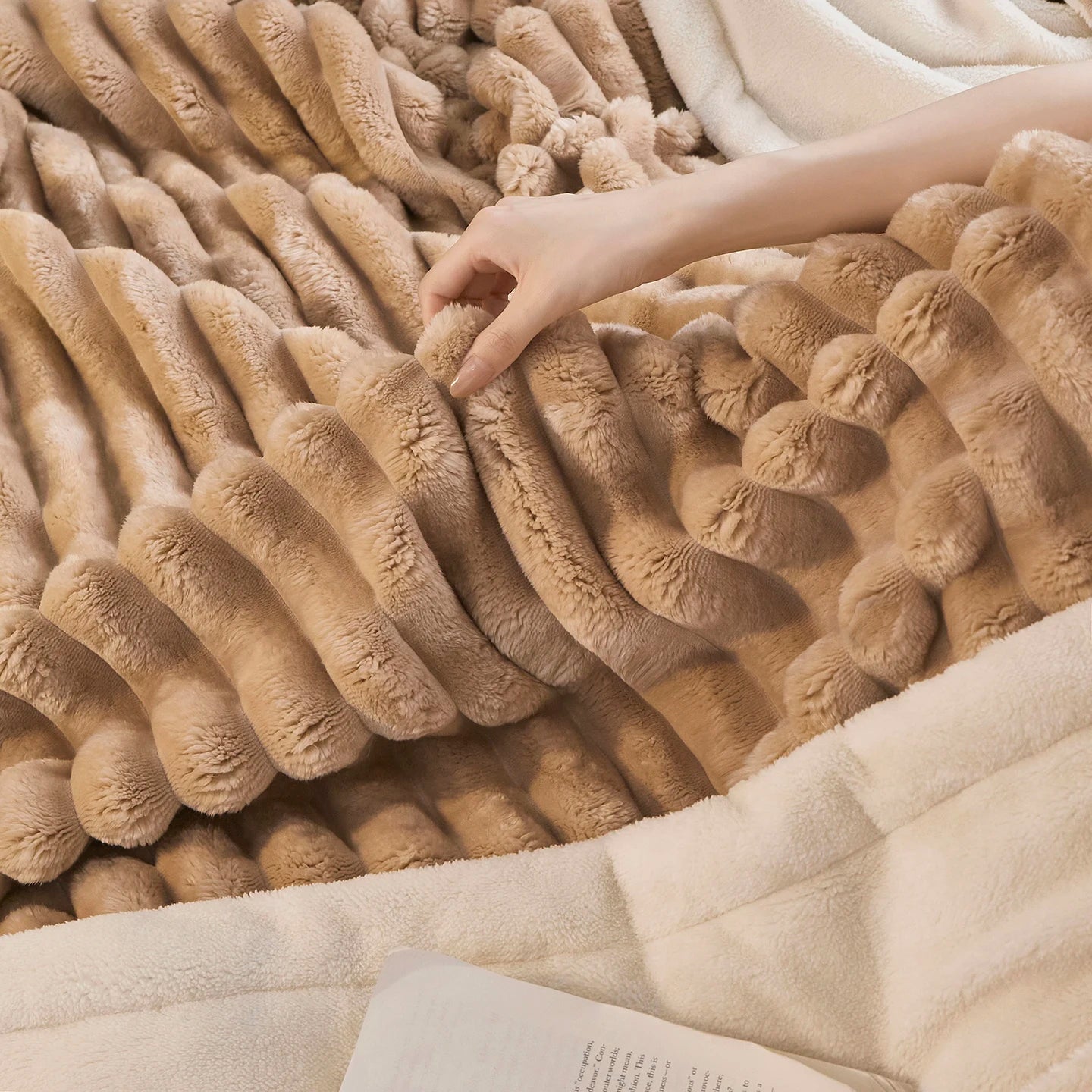 Fluffy Fleece Throw Blanket – Thick Warm Bed Blanket – Sofa Throw – Couch Blanket – Cozy Plush Blanket – Striped Decorative Blanket – All-Season Blanket