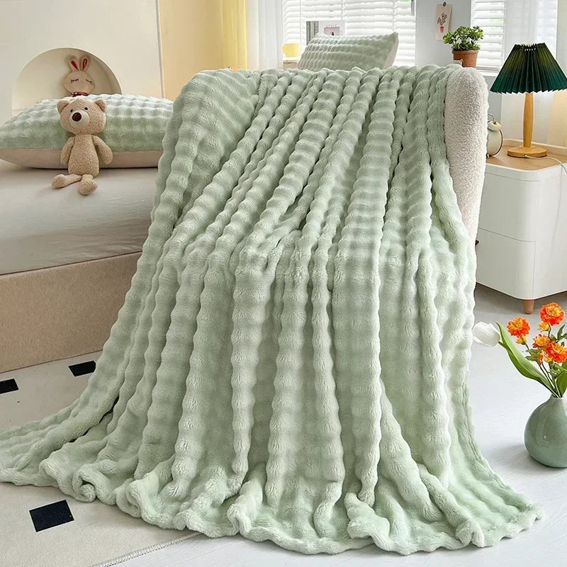 Plush Fleece Throw Blanket – Bubble Textured Soft Blanket – Lightweight Cozy Warm Bed & Sofa Throw