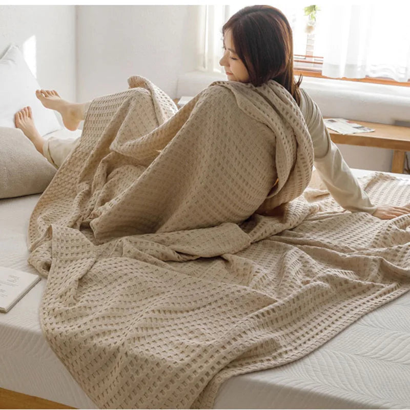 Breathable Waffle Cotton Blanket – Lightweight All-Season Waffle Weave Throw – 100% Cotton Bed Blanket – Sofa / Couch Blanket – Machine Washable