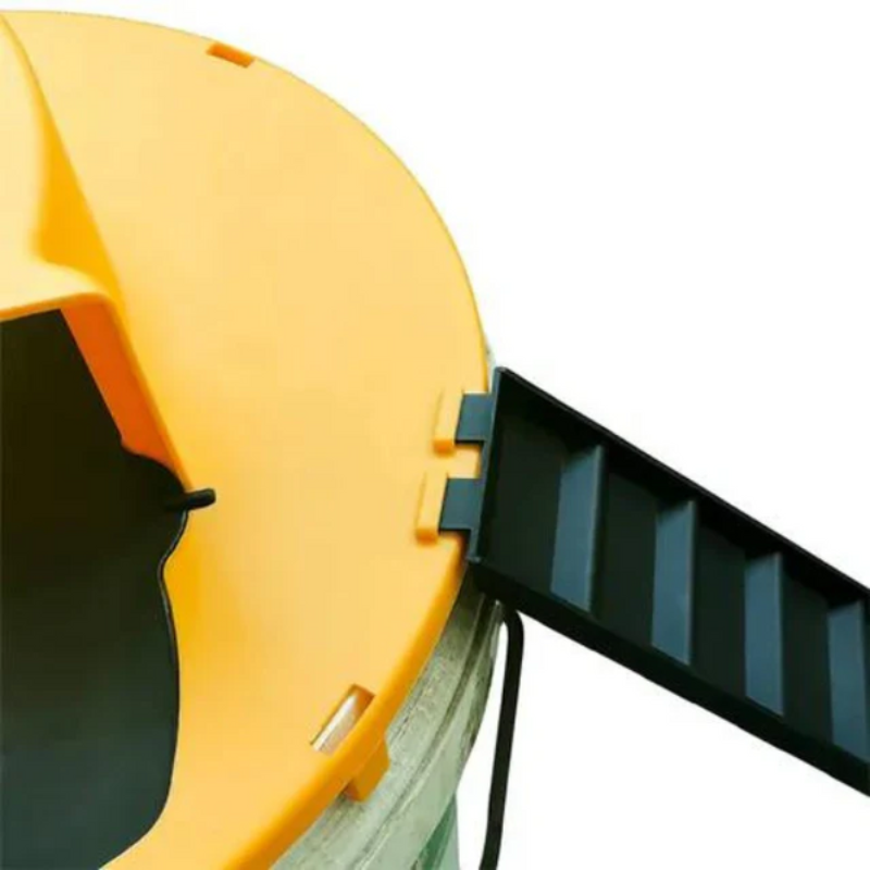 Reusable mouse and rat trap with automatic reset bucket lid